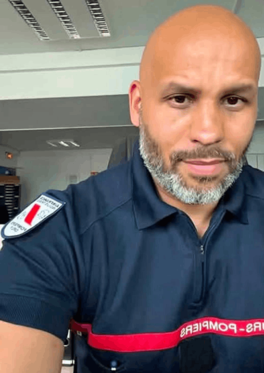 Kamel Ghanem en uniforme de pompier