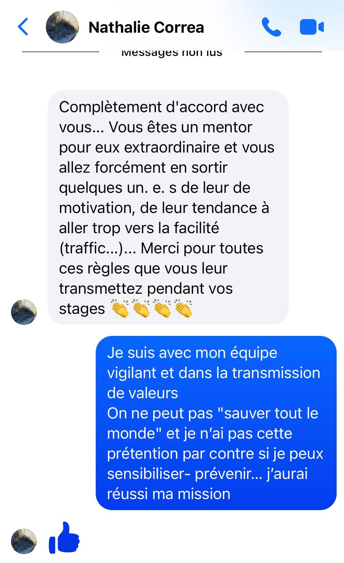 Capture d'écran de messages WhatsApp de parents après le stage